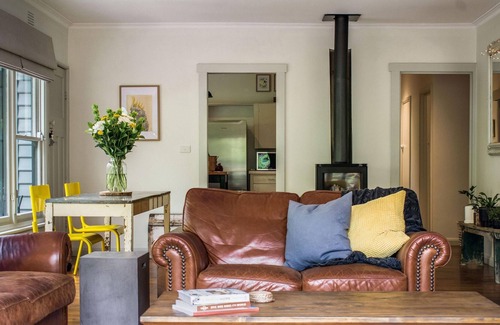Olinda House | Magnolias On Mernda - Magnolias on Mernda A Modern home in stunning garden surrounds. Oozes hills serenity.