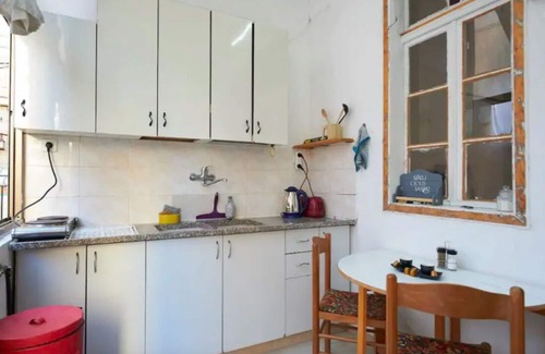 Mea She'arim House | Mahana Yehuda. Hidden Place - Expert host.
