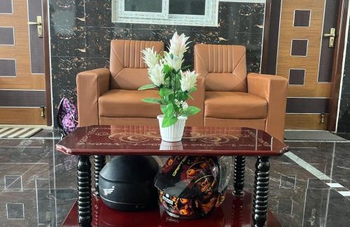Koyambedu Hotel | Mahilagam rooms & stays