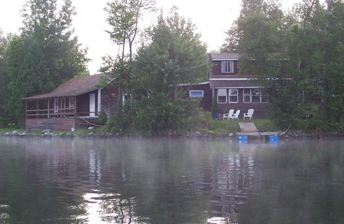 Charleston Cottage | MAIN Cottage: family & pet friendly on pristine Echo Lake in VT's NEK!