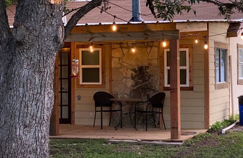 Medina House | Main Cottage & Studio in Medina, Texas