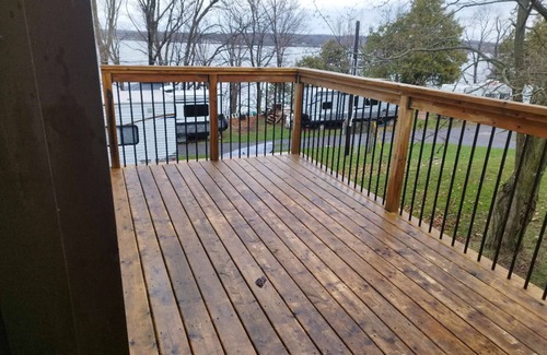Wellington House | Main house #- 2 minutes to the lake with pool & playground -close to Sandbanks