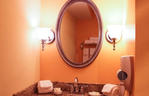 Downtown Hotel | Main Street Inn