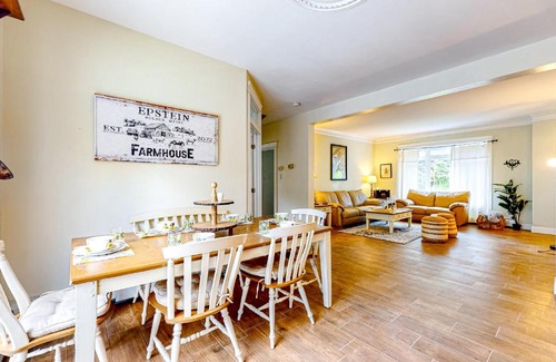 Holden House | Maine Country Getaway