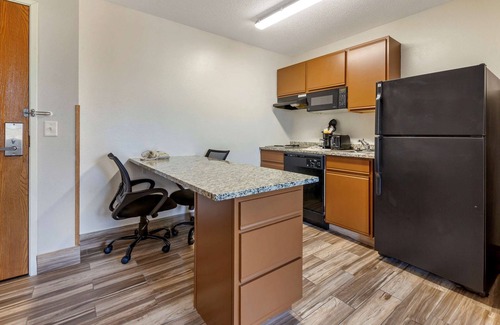 Dubuque Hotel | MainStay Suites Dubuque at Hwy 20