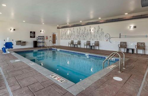 Franklin Hotel | MainStay Suites Milwaukee-Franklin