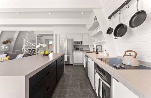 Downtown Park City Ski Chalet | Mainstreet Masterpiece | Stunning Views!