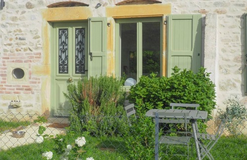 Saint-Bonnet-des-Bruyeres House | Maison Pernette escape cocoon with Nordic bath