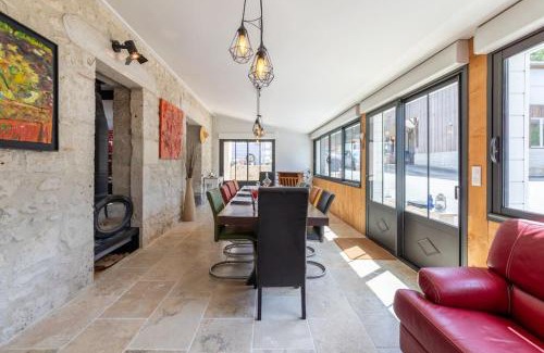 Sainte-Colombe-en-Bruilhois House | Maison de campagne avec Piscine