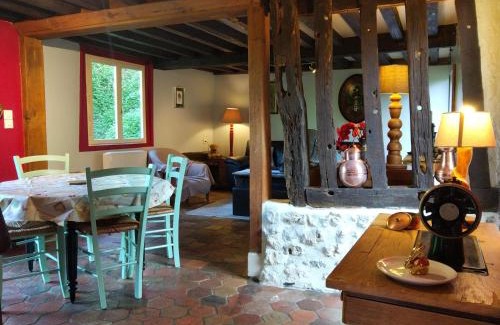 Courtonne-la-Meurdrac House | Maison à la campagne