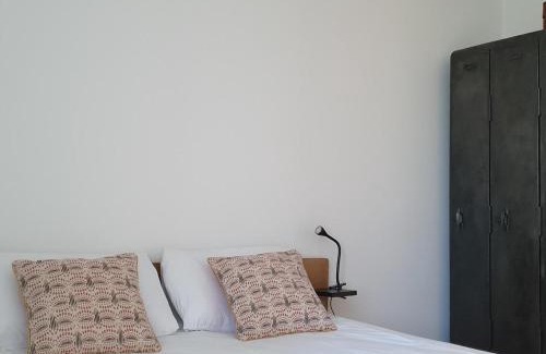Cindre House | Maison 19ème rénovée avec terrasse et bornes de recharge - FR-1-489-406