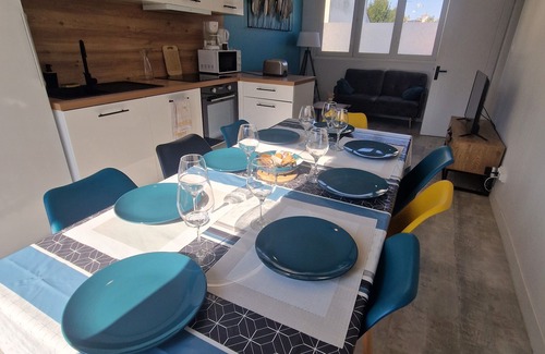 La Roche-sur-Yon House | Maison 4 Chambres 8 Personnes, Bureau, Jardin, Garage. Quartier Calme de la Gare