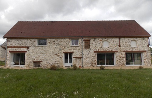 Dhuys et Morin-en-Brie House | Maison au Calme , Piste Privé Pour les Personnes qui Voudraient Venir en ULM