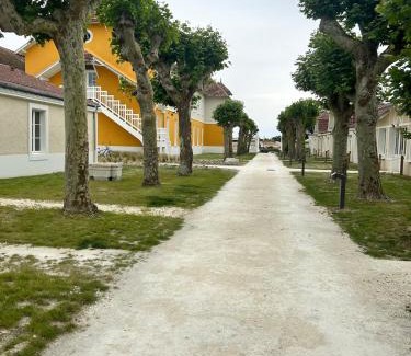 Saint-Georges-d'Oleron House | Maison accès plage 1 à 6 personnes - Saint Georges d Oleron - Boyardville - 2 chambres - animaux acceptés nid d été