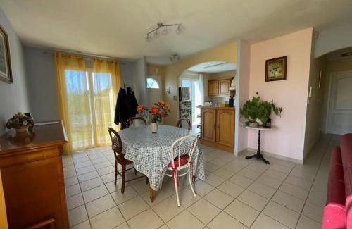 Gemozac House | Maison accueillante à Gémozac - 100 m² avec jardin fertile.