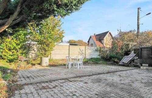 Echenans House | Maison accueillante avec jardin proche d'Échenans.