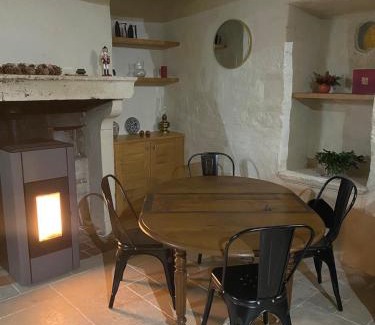 Flavigny-sur-Ozerain House | Maison authentique