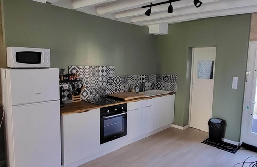 Ecueille House | Maison Avec Jardin Entièrement Rénovée au Calme