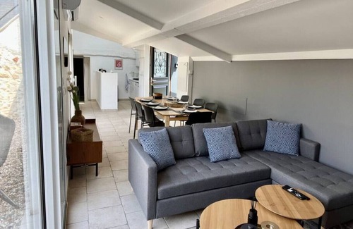 Vernon House | Maison Calme - Climatisée / 4 Chambres / Jardin