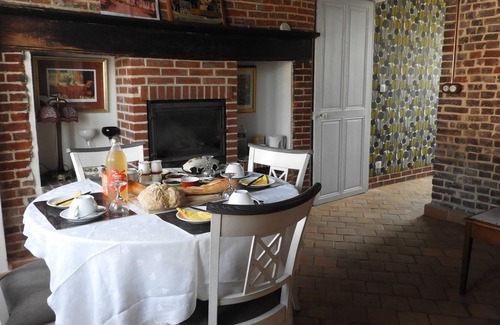 Montreuil-sur-Breche House | Maison Caron Bed and Breakfast less than 20 minutes from Beauvais airport.