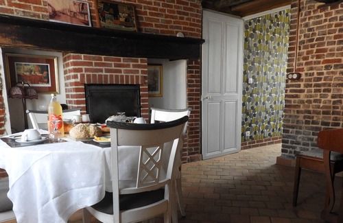 Montreuil-sur-Breche House | Maison Caron Bed and Breakfast less than 20 minutes from Beauvais airport.