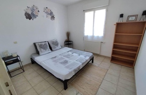 La Chapelle-Montmartin Apartment | Maison chaleureuse, 35 minutes du zoo