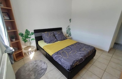 La Chapelle-Montmartin Apartment | Maison chaleureuse, 35 minutes du zoo