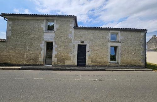 La Courade House | Maison charentaise au Cœur des Vignobles