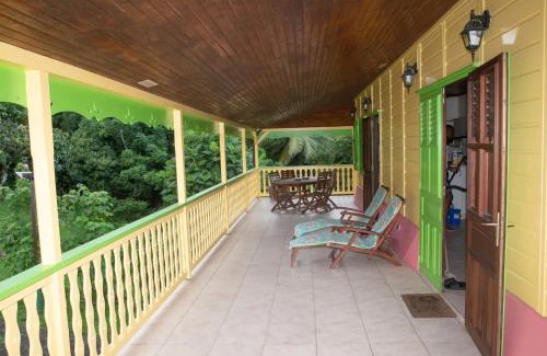 Gros-Morne House | Maison charmante à Gros-Morne avec terrasse et jardin