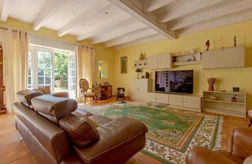 Saint-Aulaire House | Maison charmante avec jardin à Saint-Aulaire, vue sur jardin