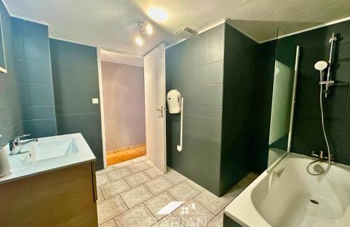 Saint Agnant House | Maison climatisée 8 personnes - 3 chambres - calme et détente