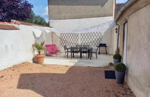 Brout-Vernet House | Maison cocooning avec jardin et cheminée près de Vichy – vélos et animaux acceptés - FR-1-489-68