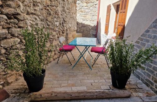 Isola House | Maison complète Ganzes Haus House 6 Peronnes La Finière Seealpen Isola Village bei Nizza Alpes -Maritimes près de Nice 70 km