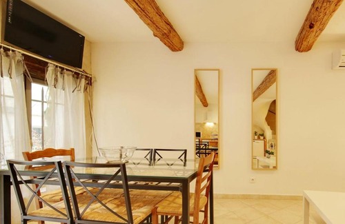 Villeneuve-les-Avignon House | Maison confortable à Villeneuve-lès-Avignon, plancha incluse