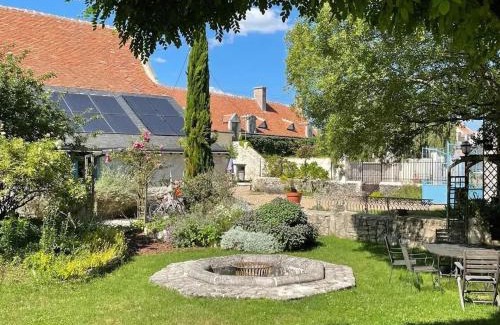Brehemont House | Maison confortable à Bréhémont avec jardin paisible