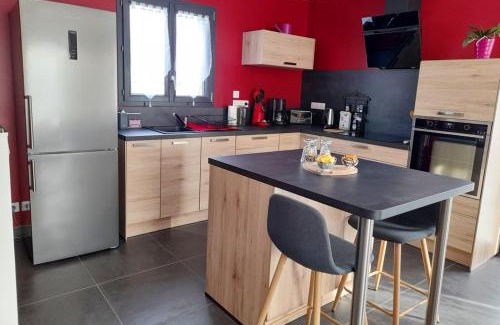 Coltines House | Maison confortable à Coltines 80 m² avec jardin spacieux