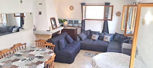 Le Bar-sur-Loup House | Maison conviviale avec jacuzzi à Le Bar-sur-Loup