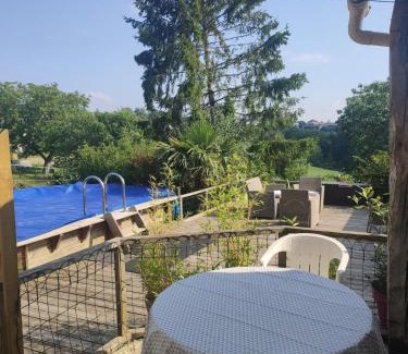Habas Apartment | Maison cosy à la campagne, piscine et tranquillité