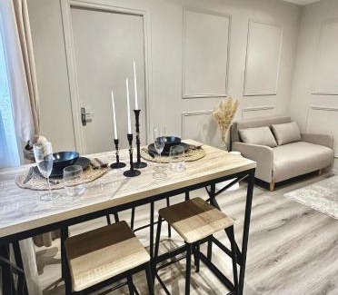 Dammartin-en-Goele Apartment | Maison cosy jungle urbaine