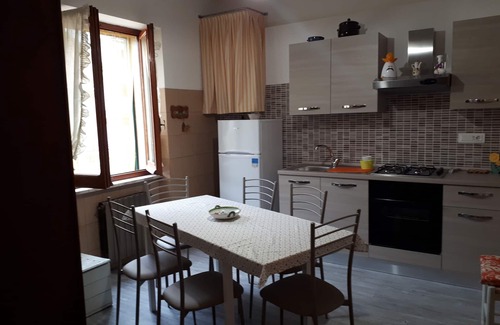 Piano di Follo Apartment | Maison d'Amelie Follo