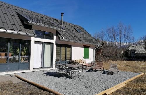 Barcelonnette House | Maison dans parc clôturé