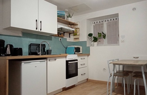 Clermont-Ferrand House | Maison de Bourg au Centre de Montferrand Avec Petit Déjeuner Offert