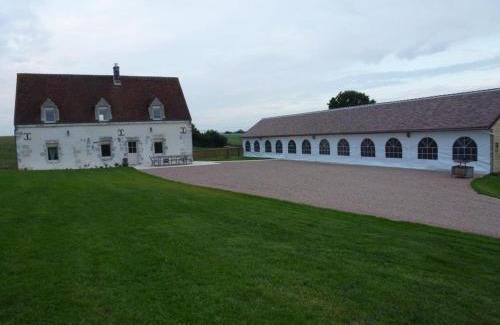 Mauves-sur-Huisne House | Maison de campagne rénovée avec jardin clos, terrasse, jeux, 5 chambres, et animaux acceptés - FR-1-497-109
