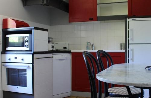 Berfay House | Maison de campagne avec grand jardin, cheminée, vélos et wifi à Berfay - FR-1-410-242