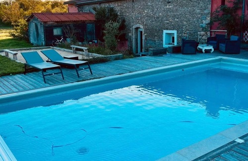 Saint-Maurice-sur-Dargoire House | Maison de Campagne Tranquille à 30 Minutes de Lyon Avec Piscine, Boulodrome