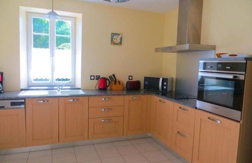 Asnieres-sur-Nouere House | Maison de charme en pierres, avec terrasse, jardin, vélos, poêle à bois et borne de recharge électrique - FR-1-653-79