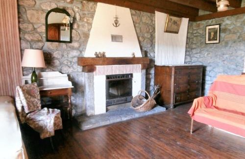 Lascelle House | Maison de charme dans le Parc des Volcans d'Auvergne avec terrasse