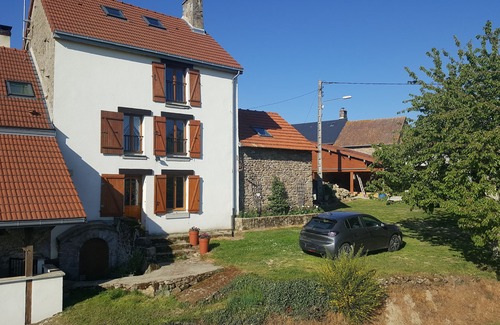 Naillat Cabin | Maison de Charme, sol en Pierre, Dans Petit Hameau Tranquille