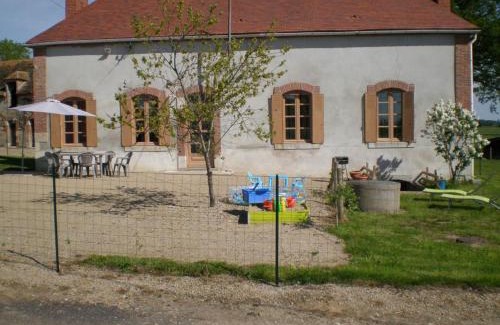 Cressanges House | Maison de Ferme Rénovée avec SPA, Salle de Jeux et Activités pour Enfants - FR-1-489-28