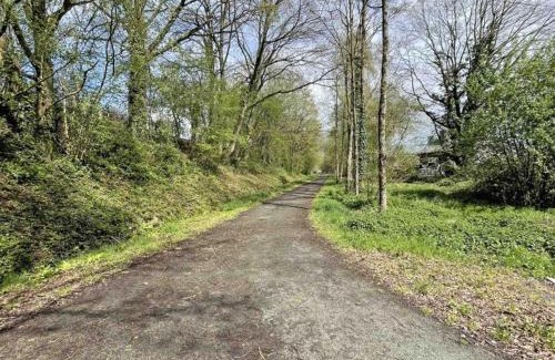 Domfront en Poiraie House | Maison de Charme Rénovée avec Jardin, Idéale pour Cyclistes et Randonneurs, Proche Mont Saint-Michel - FR-1-497-201